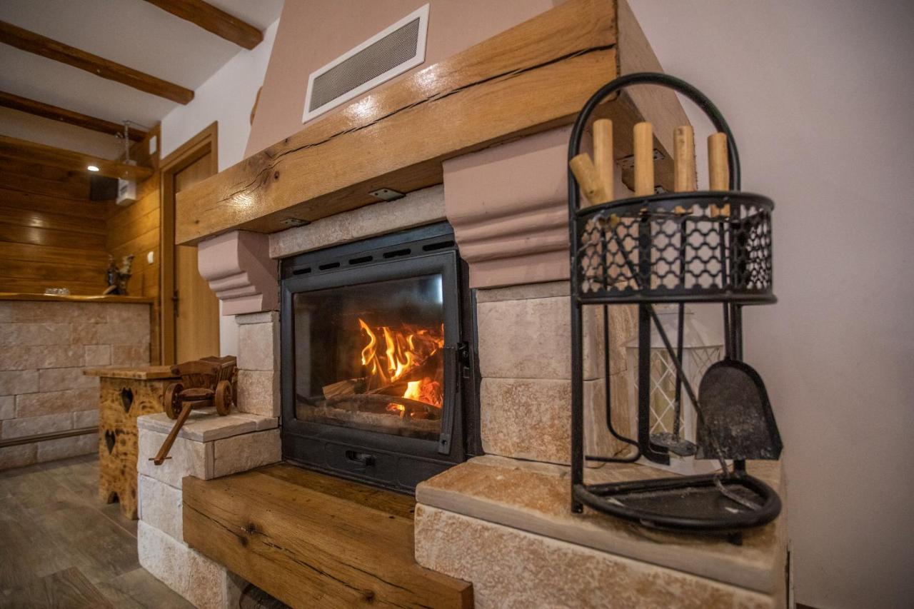 Apartmani Lara Modrus-Kuca Za Odmor Buitenkant foto