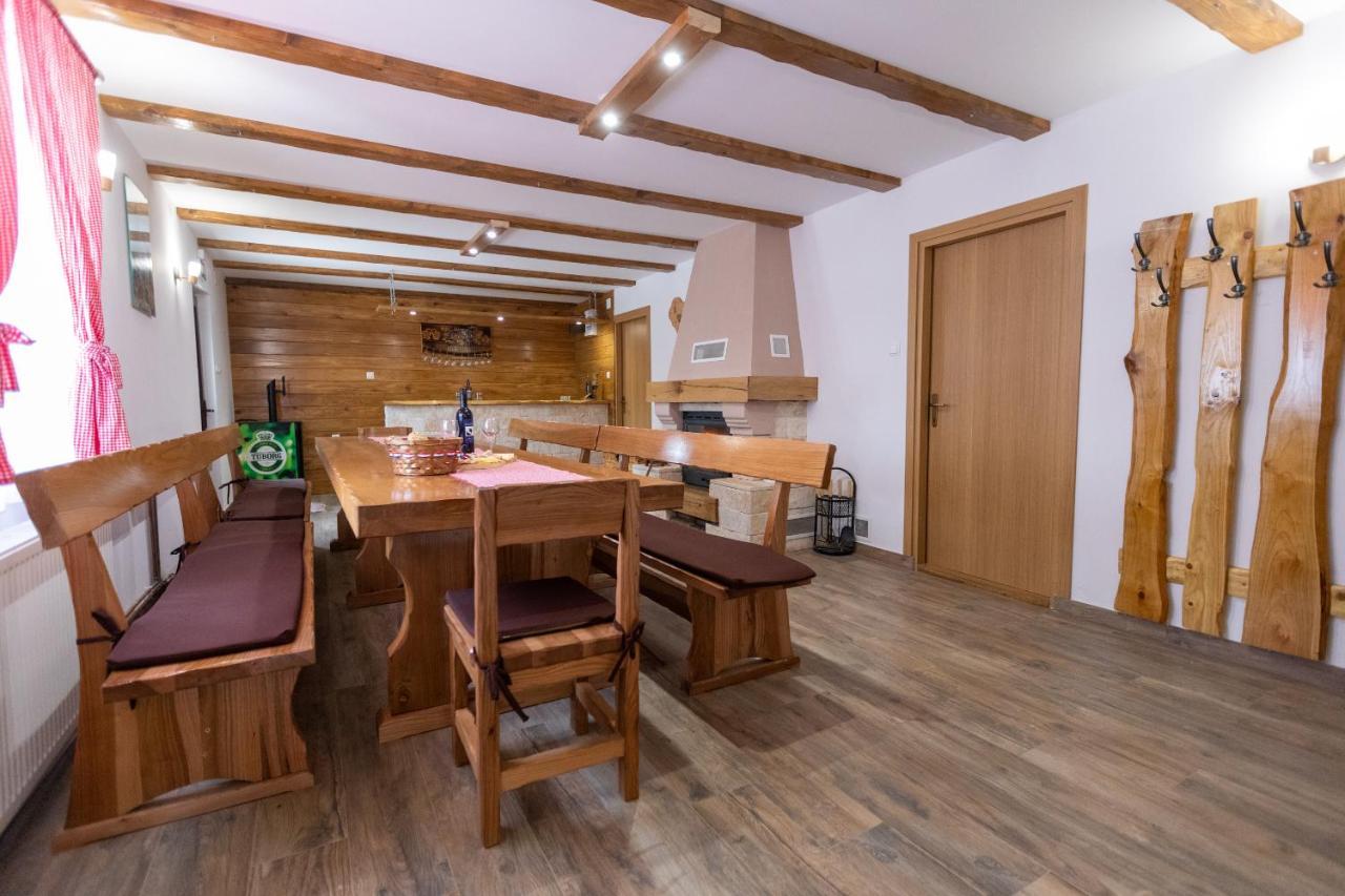 Apartmani Lara Modrus-Kuca Za Odmor Buitenkant foto
