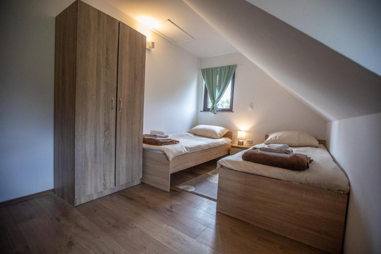 Apartmani Lara Modrus-Kuca Za Odmor Buitenkant foto