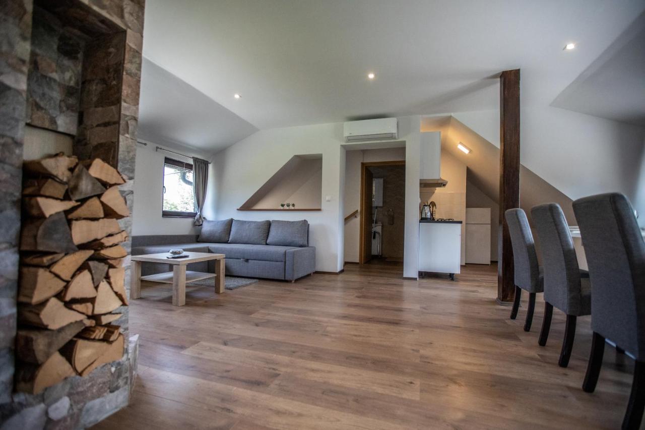 Apartmani Lara Modrus-Kuca Za Odmor Buitenkant foto