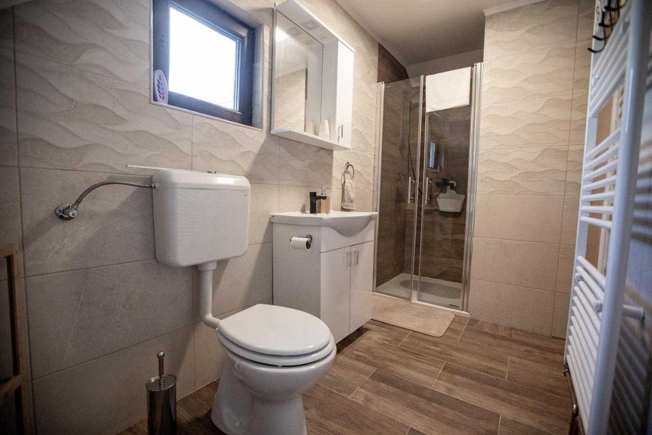 Apartmani Lara Modrus-Kuca Za Odmor Buitenkant foto