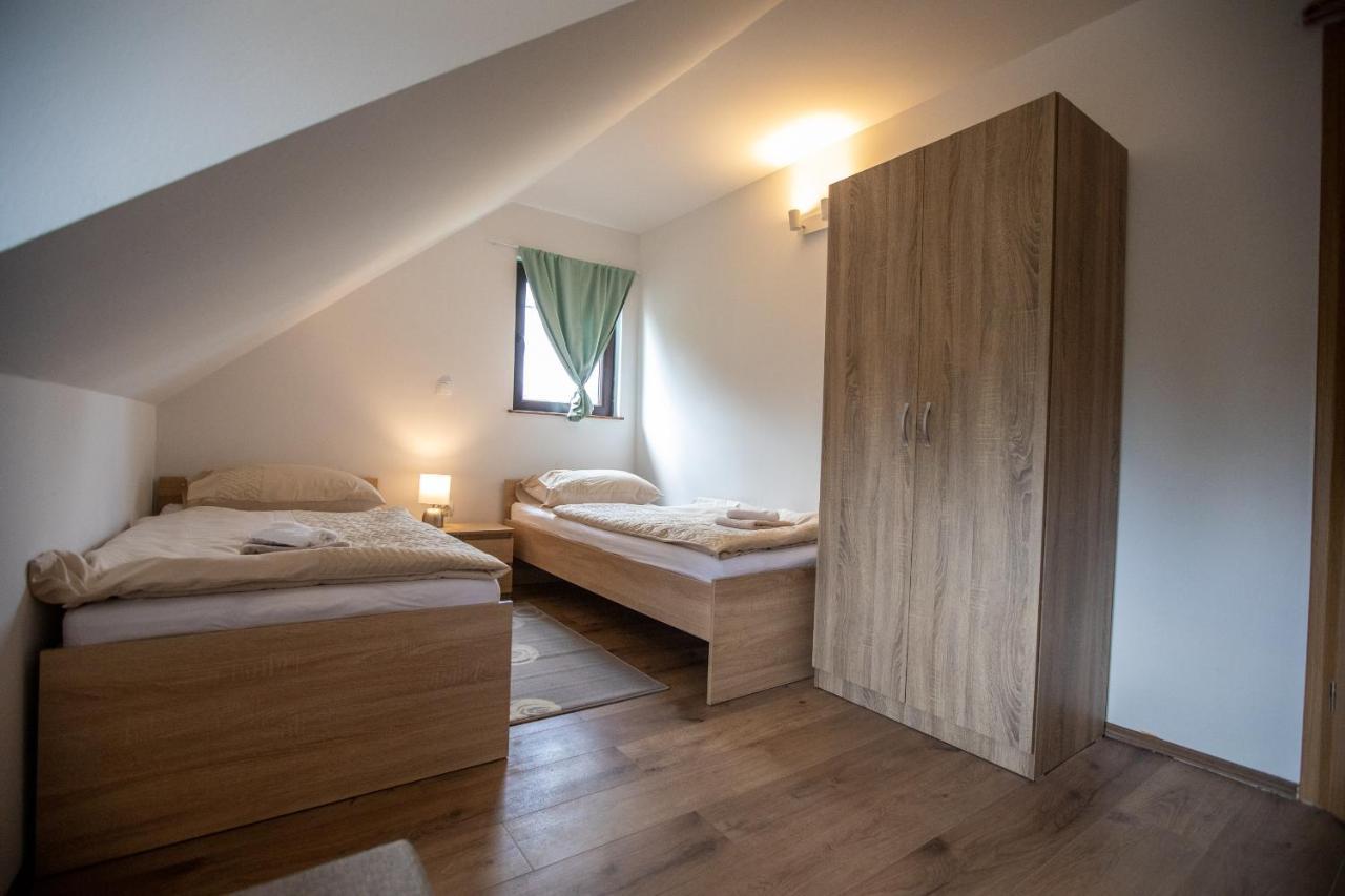 Apartmani Lara Modrus-Kuca Za Odmor Buitenkant foto
