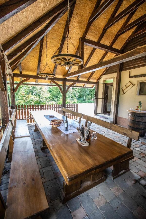 Apartmani Lara Modrus-Kuca Za Odmor Buitenkant foto