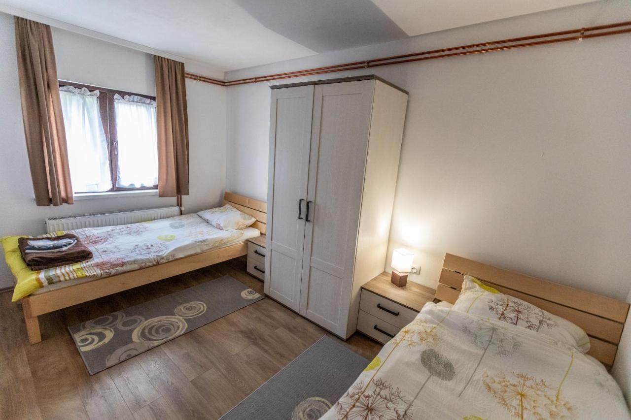 Apartmani Lara Modrus-Kuca Za Odmor Buitenkant foto