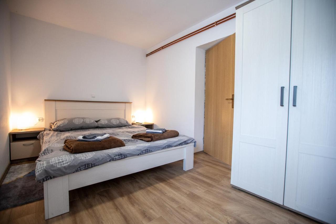 Apartmani Lara Modrus-Kuca Za Odmor Buitenkant foto