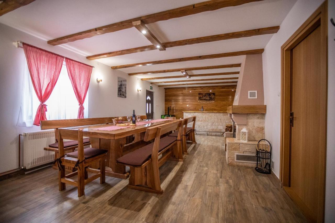 Apartmani Lara Modrus-Kuca Za Odmor Buitenkant foto