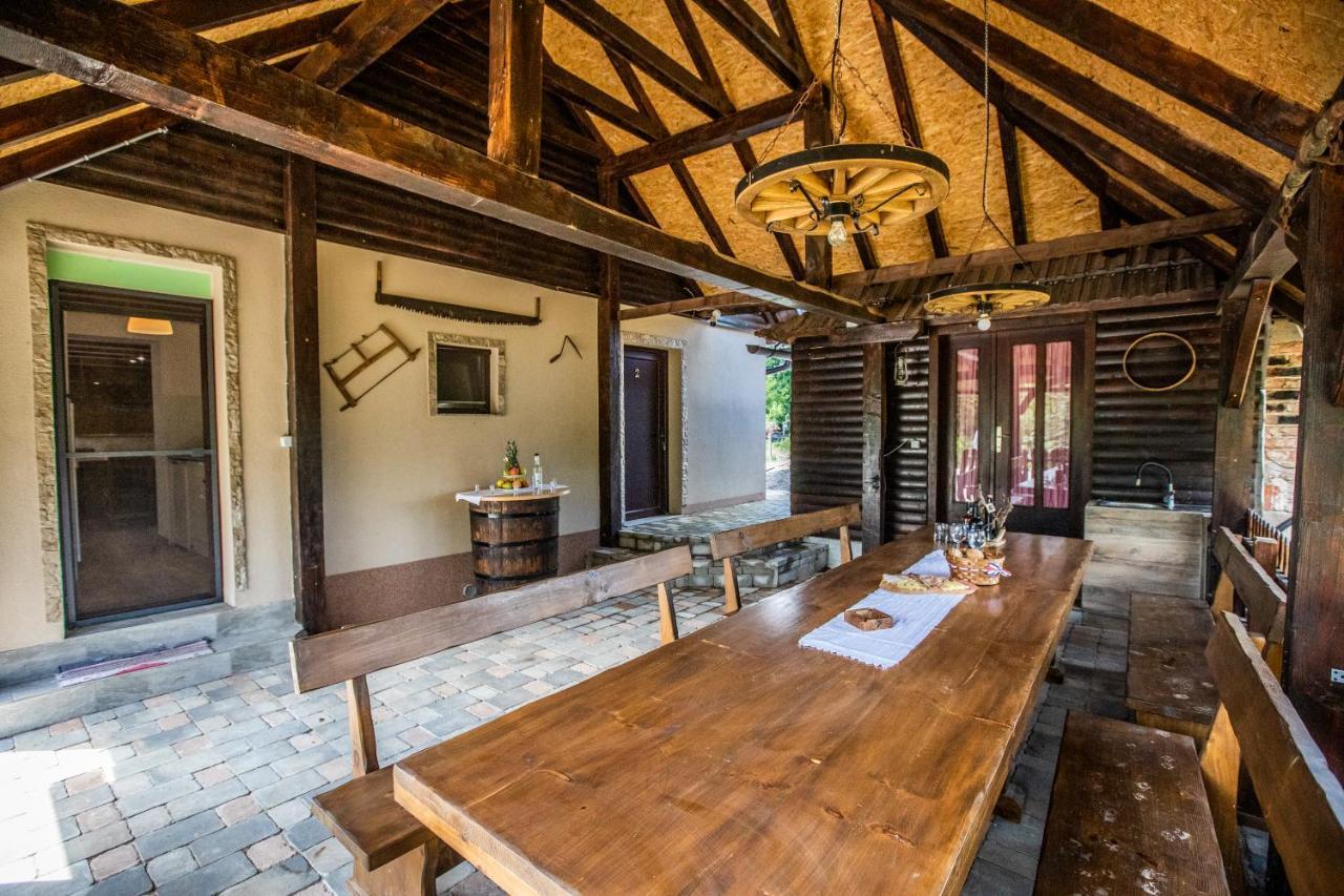 Apartmani Lara Modrus-Kuca Za Odmor Buitenkant foto
